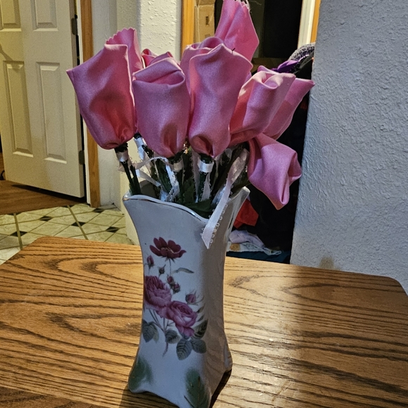 Accents | Pink Floral Vase With Roses | Poshmark